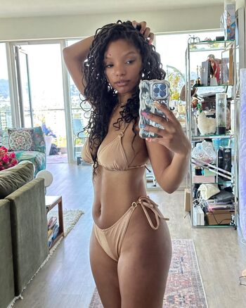 Halle bailey page leaked private photo uncensored HD quality