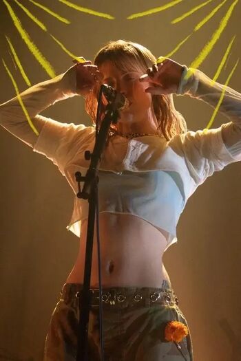 Hayley williams  page leaked private photo uncensored HD quality