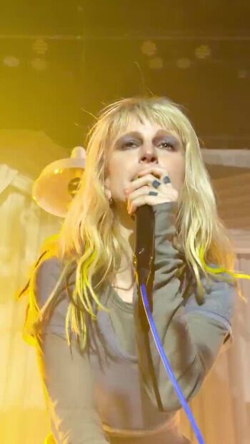 Hayley williams page leaked private photo uncensored HD quality