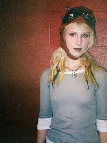 Hayley williams page leaked private photo uncensored HD quality