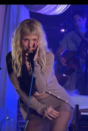 Hayley williams page leaked private photo uncensored HD quality