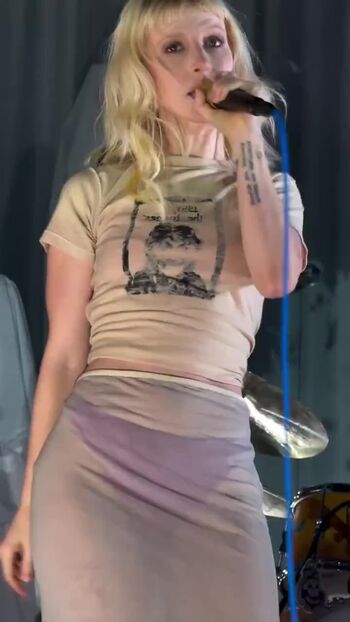 Hayley williams page leaked private photo uncensored HD quality