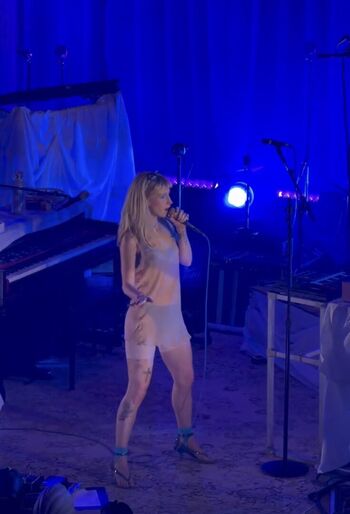 Hayley williams page leaked private photo uncensored HD quality