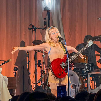 Hayley williams page leaked private photo uncensored HD quality