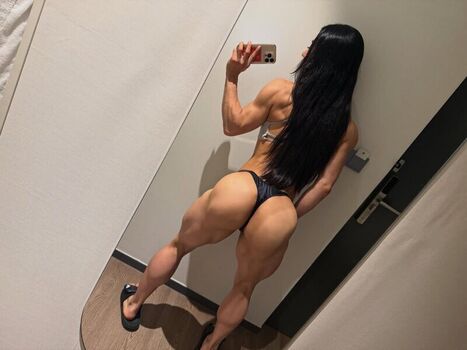 Hinano hatori leaked private photo uncensored HD quality