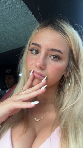 Hippicam  page leaked private photo uncensored HD quality