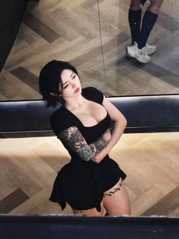 Hitomi songyuxin page leaked private photo uncensored HD quality