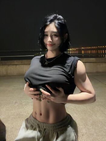 Hitomi songyuxin page leaked private photo uncensored HD quality