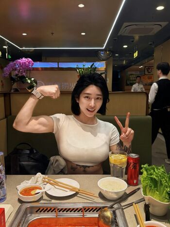 Hitomi songyuxin page leaked private photo uncensored HD quality