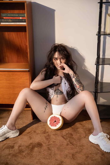 Hitomi songyuxin leaked private photo uncensored HD quality