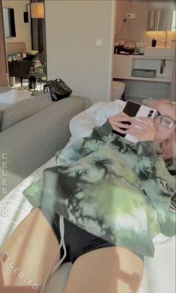 Honeypuu  page leaked private photo uncensored HD quality