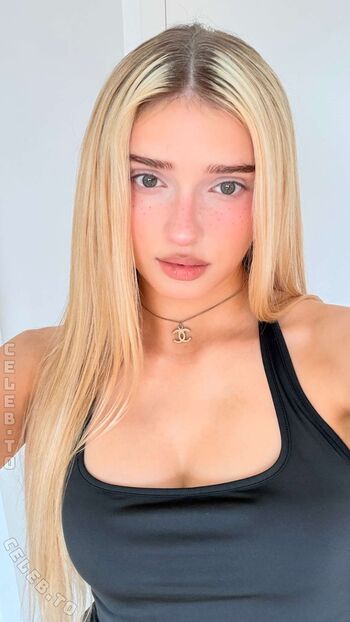 Honeypuu leaked private photo uncensored HD quality