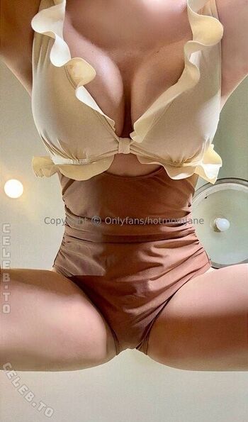 Hotmomjane page leaked private photo uncensored HD quality