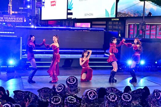 Huh yunjin  page leaked private photo uncensored HD quality