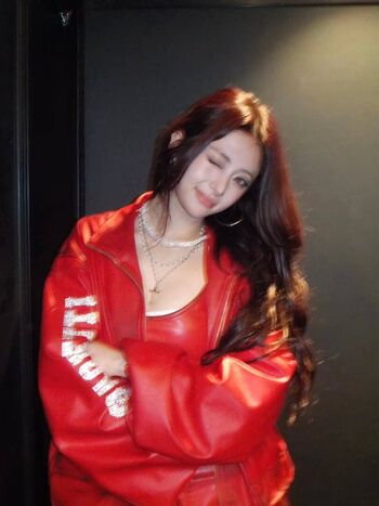 Huh yunjin  page leaked private photo uncensored HD quality