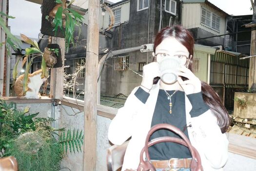 Huh yunjin  page leaked private photo uncensored HD quality