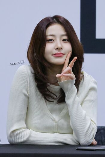 Huh yunjin  page leaked private photo uncensored HD quality