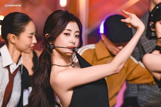 Huh yunjin  page leaked private photo uncensored HD quality