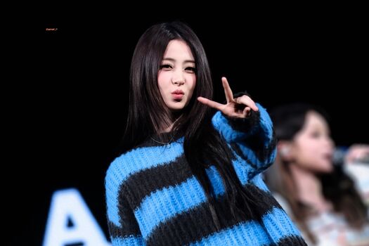 Huh yunjin  page leaked private photo uncensored HD quality