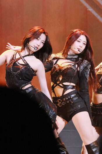 Huh yunjin  page leaked private photo uncensored HD quality