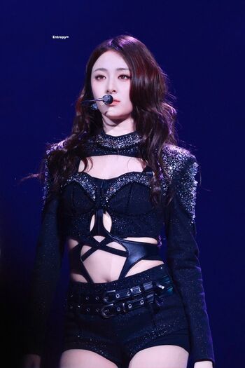 Huh yunjin  page leaked private photo uncensored HD quality