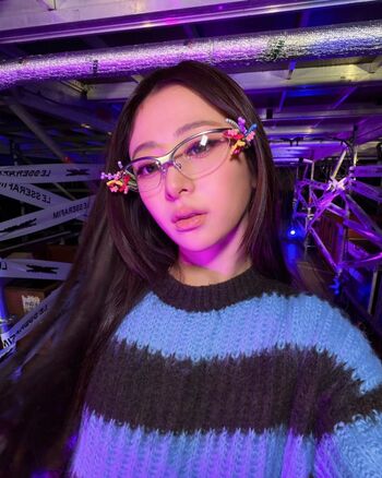 Huh yunjin  page leaked private photo uncensored HD quality