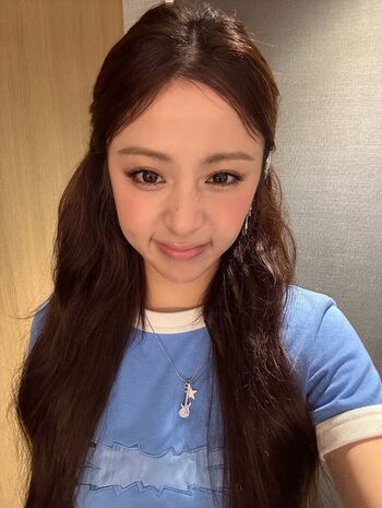 Huh yunjin  page leaked private photo uncensored HD quality