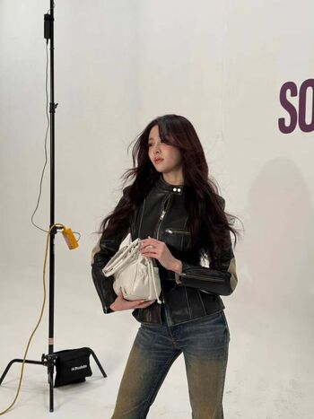 Huh yunjin  page leaked private photo uncensored HD quality