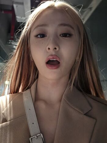 Huh yunjin leaked private photo uncensored HD quality