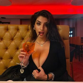 Ika dauria  page leaked private photo uncensored HD quality