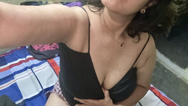 Indian naughty stuff leaked private photo uncensored HD quality