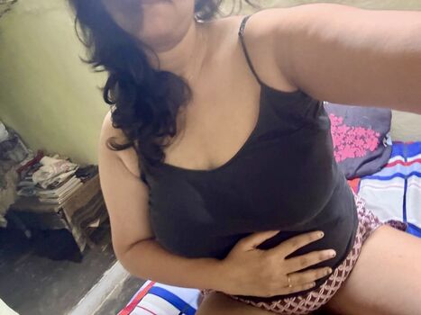 Indian naughty stuff leaked private photo uncensored HD quality