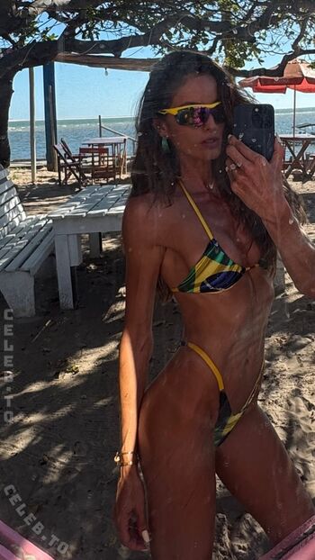 Izabel goulart page leaked private photo uncensored HD quality