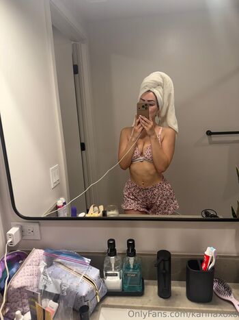 Karinaxoxo leaked private photo uncensored HD quality