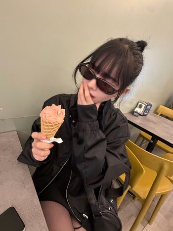 Katarinabluu  page leaked private photo uncensored HD quality