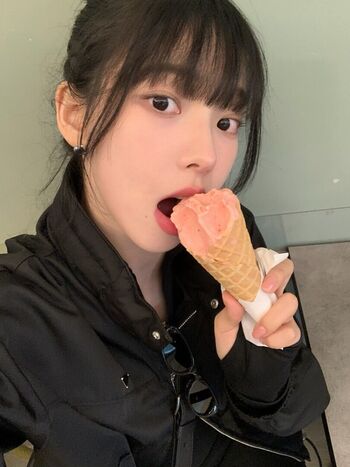 Katarinabluu  page leaked private photo uncensored HD quality