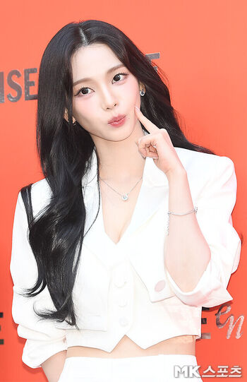 Katarinabluu  page leaked private photo uncensored HD quality