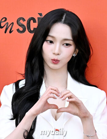 Katarinabluu  page leaked private photo uncensored HD quality