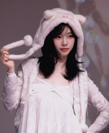 Katarinabluu  page leaked private photo uncensored HD quality