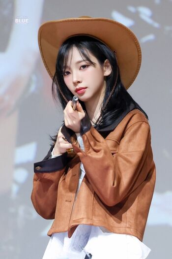 Katarinabluu  page leaked private photo uncensored HD quality