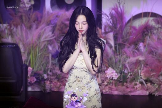 Katarinabluu  page leaked private photo uncensored HD quality