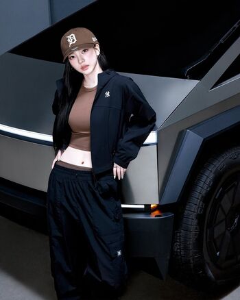 Katarinabluu  page leaked private photo uncensored HD quality