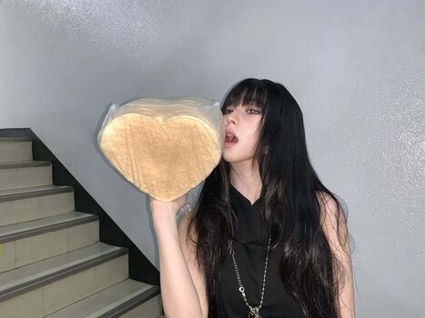 Katarinabluu  page leaked private photo uncensored HD quality