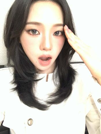 Katarinabluu  page leaked private photo uncensored HD quality