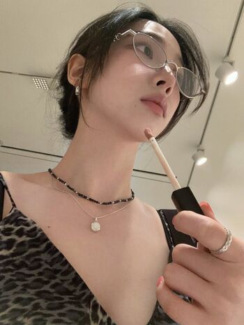 Katarinabluu  page leaked private photo uncensored HD quality