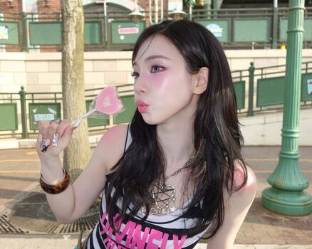 Katarinabluu  page leaked private photo uncensored HD quality