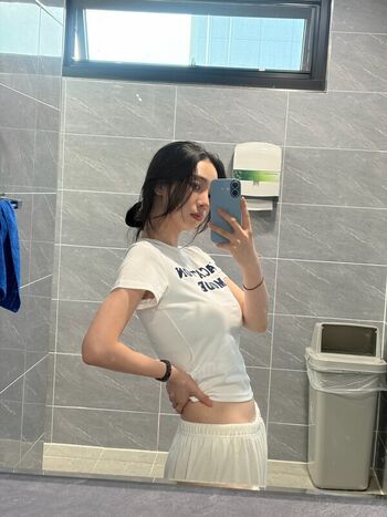 Katarinabluu  page leaked private photo uncensored HD quality