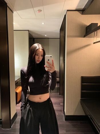 Katarinabluu  page leaked private photo uncensored HD quality