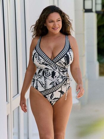 Kelly brook page leaked private photo uncensored HD quality