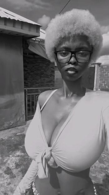 Kikiolaola page leaked private photo uncensored HD quality